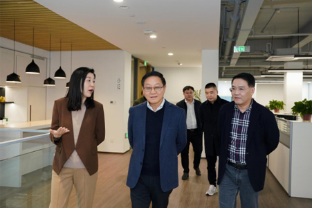 省住建廳原副廳長、國際綠建聯(lián)盟執(zhí)行主席、江蘇省人民政府參事室特聘專家劉大威一行蒞臨城發(fā)設(shè)計考察指導(dǎo)