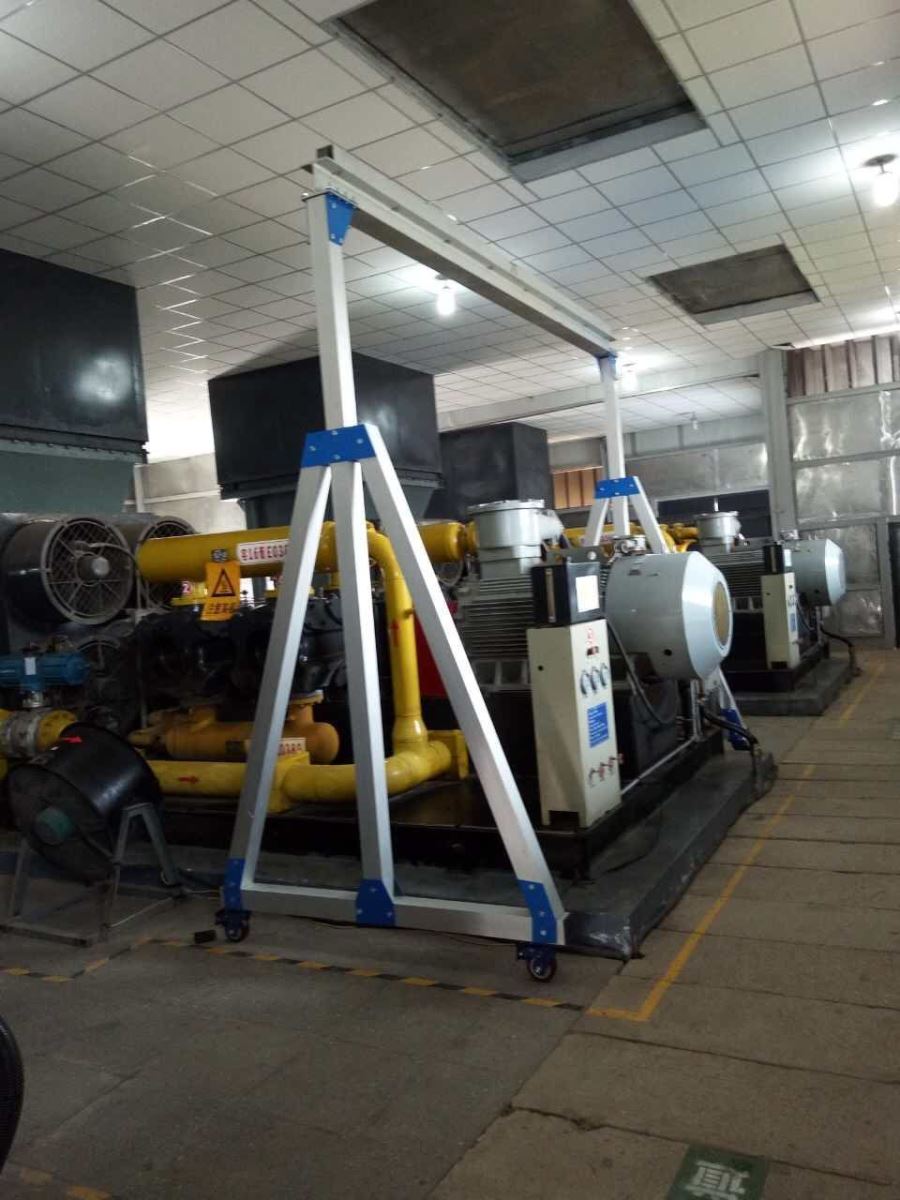 獵雕簡(jiǎn)易鋁合金龍門吊